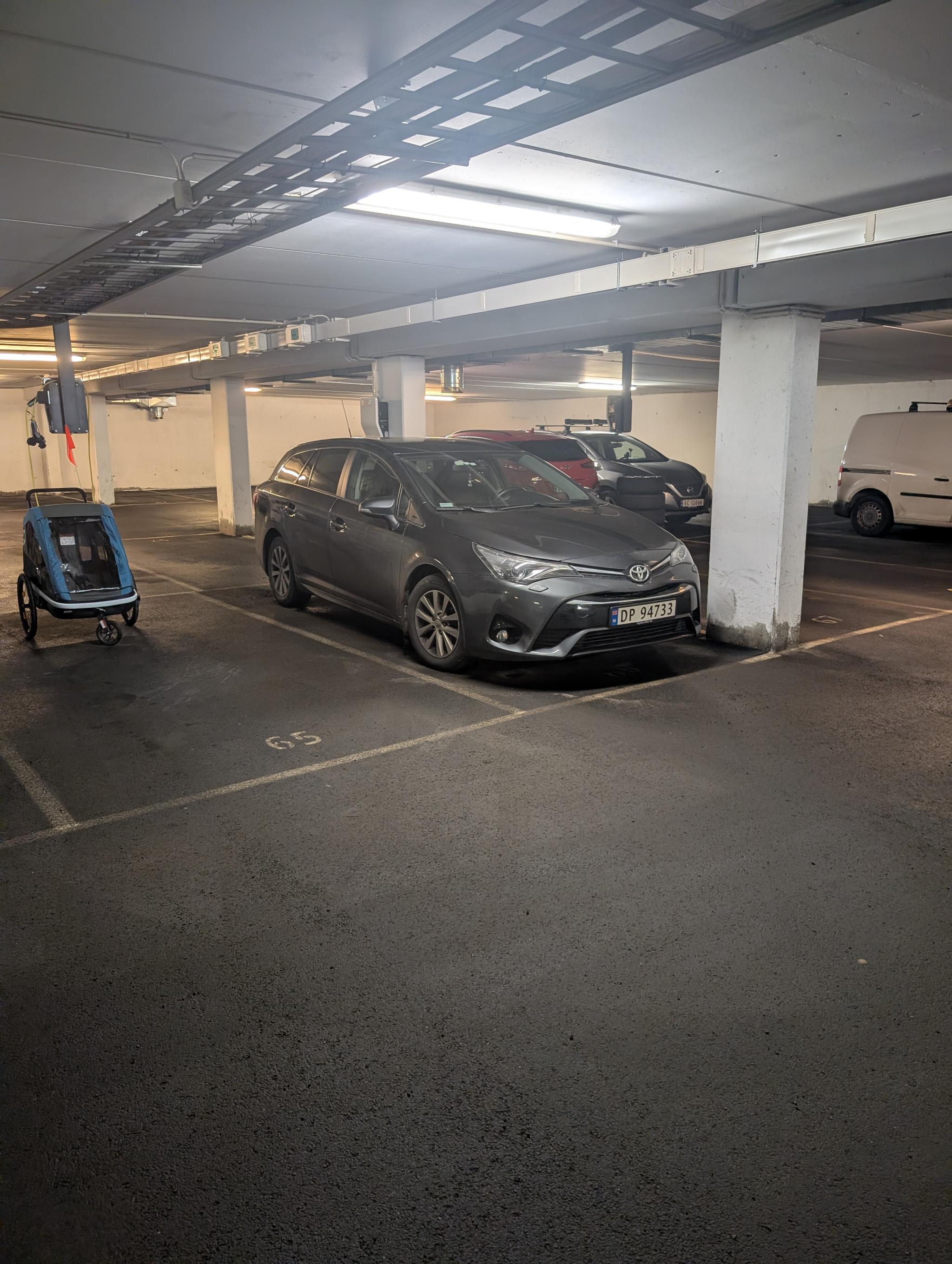 Garasje, parkeringsplass